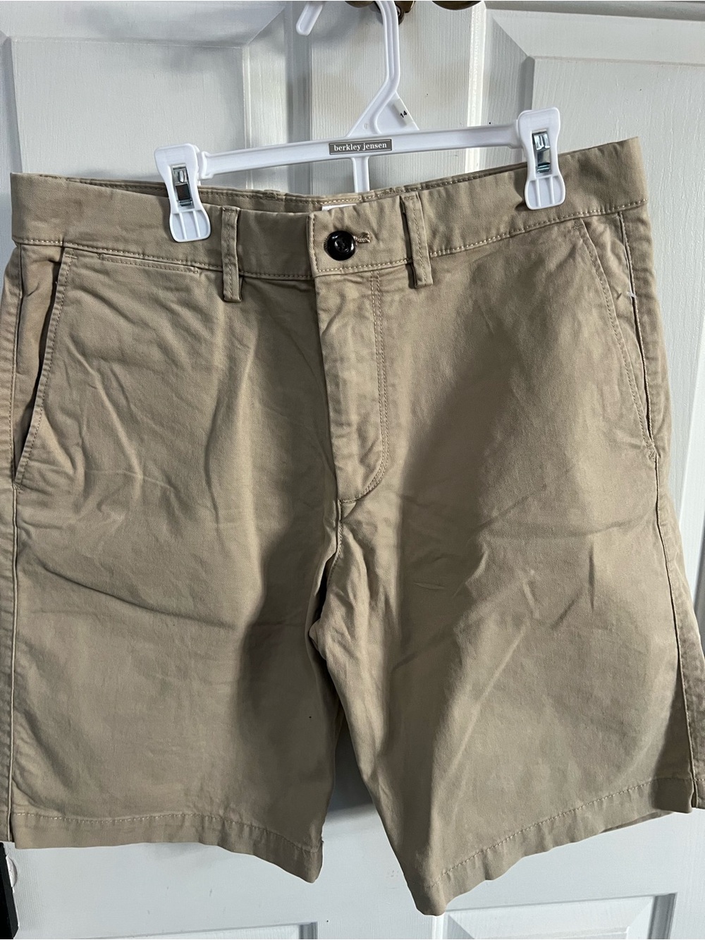 GAP Men's Khaki Flat-Front Chino Shorts